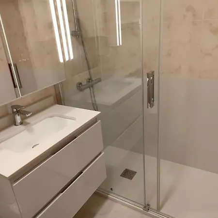 Maravillosa Ubicacion Junto Al Mar Con Garaje *