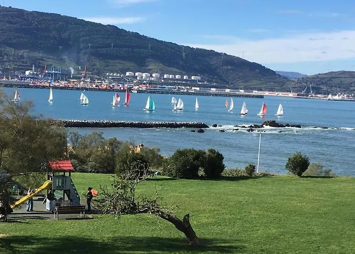 Maravillosa Ubicacion Junto Al Mar Con Garaje *